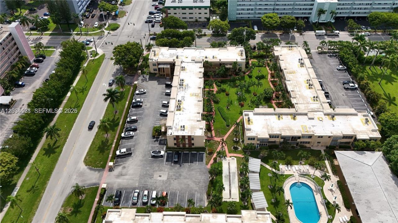 851 NE 14th Ave , Unit 414, Hallandale Beach, FL 33009 Photo