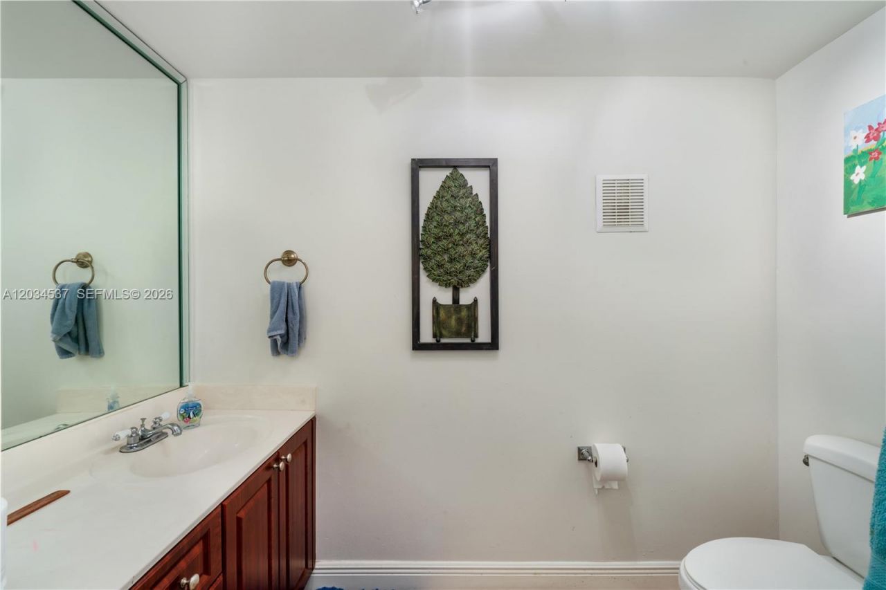 9371 Fontainebleau Blvd, Unit I204, Miami, FL 33172 Photo