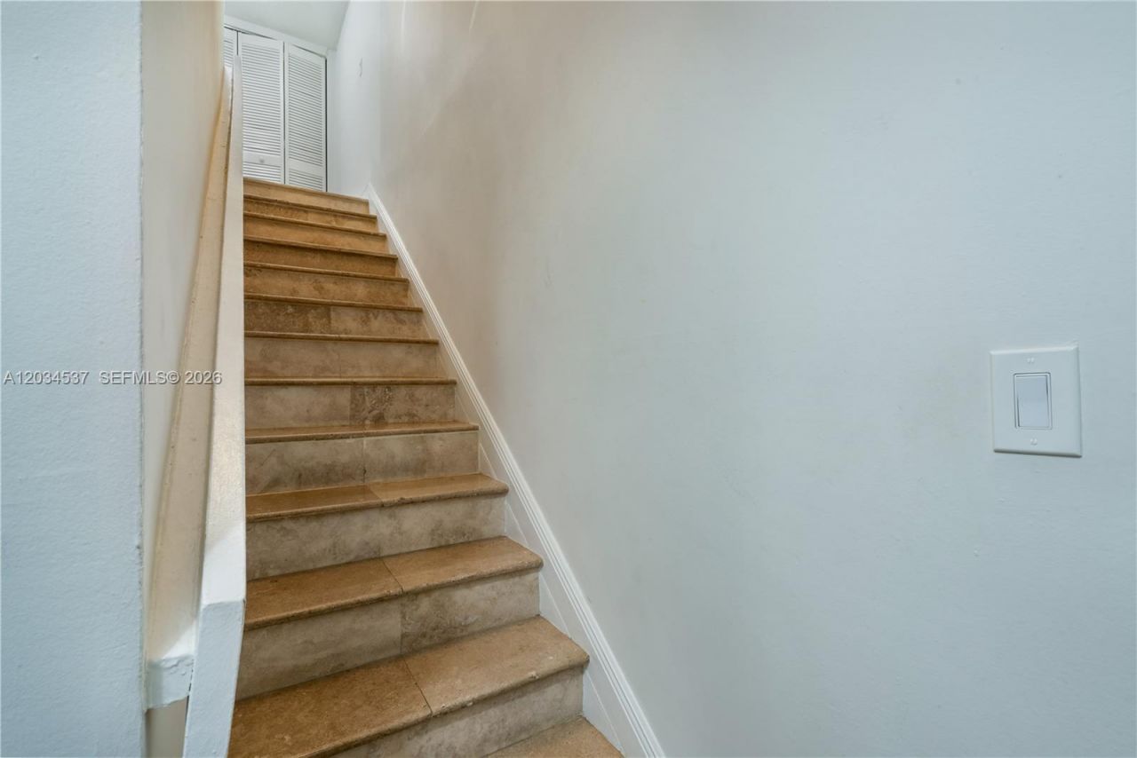 9371 Fontainebleau Blvd, Unit I204, Miami, FL 33172 Photo