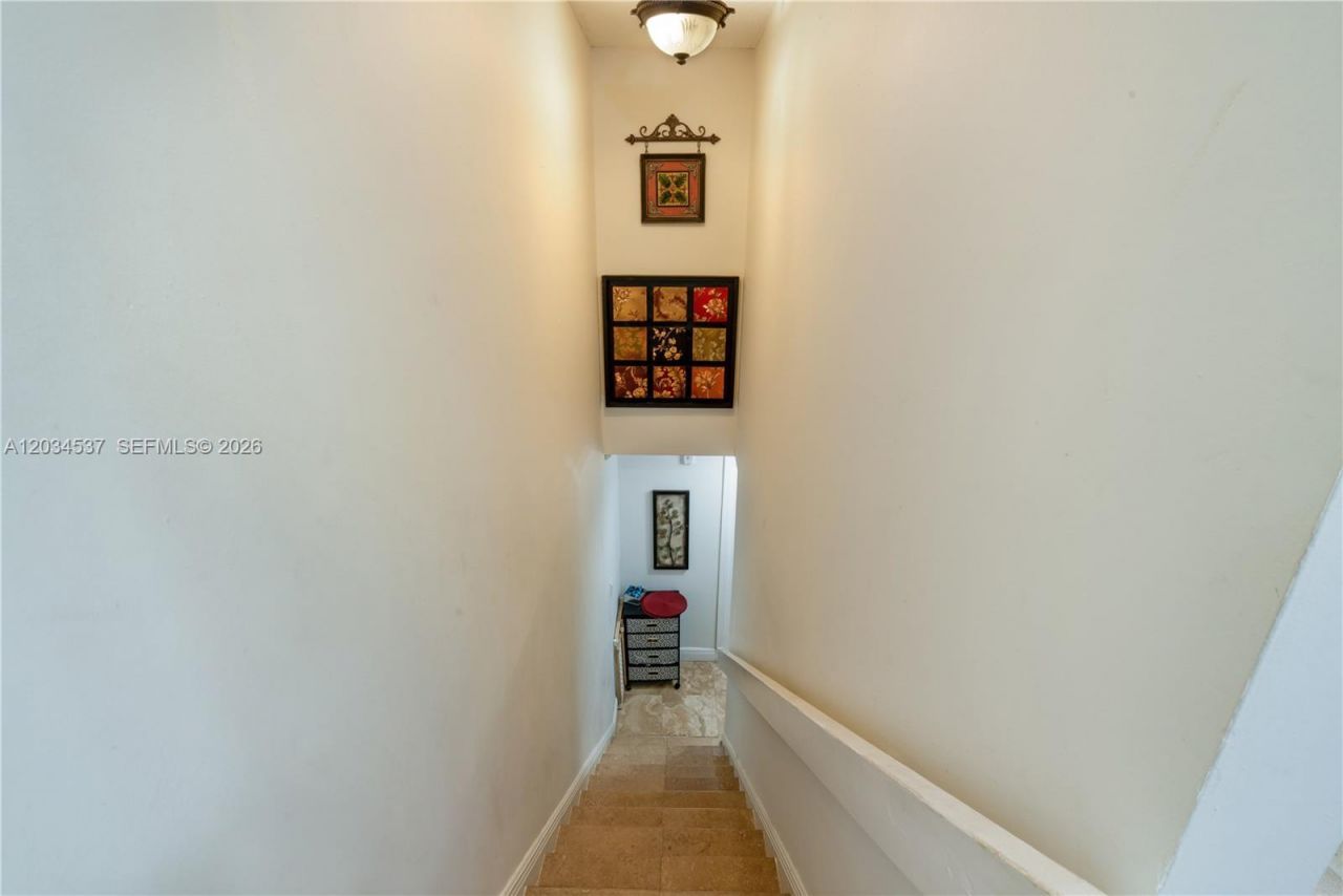 9371 Fontainebleau Blvd, Unit I204, Miami, FL 33172 Photo