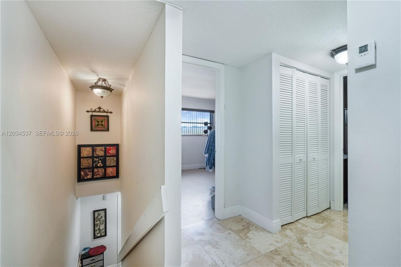 9371 Fontainebleau Blvd, Unit I204, Miami, FL 33172 Photo