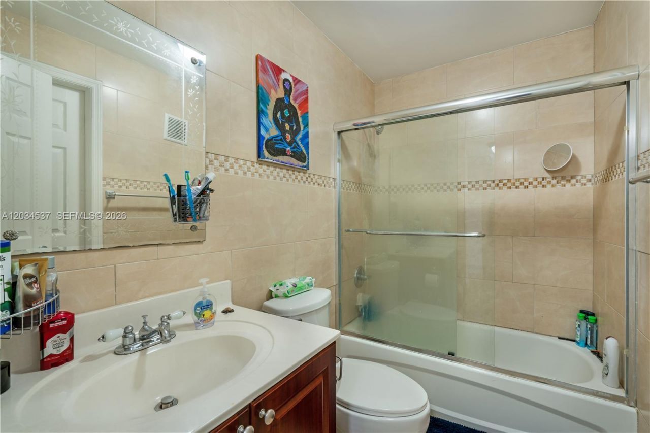 9371 Fontainebleau Blvd, Unit I204, Miami, FL 33172 Photo