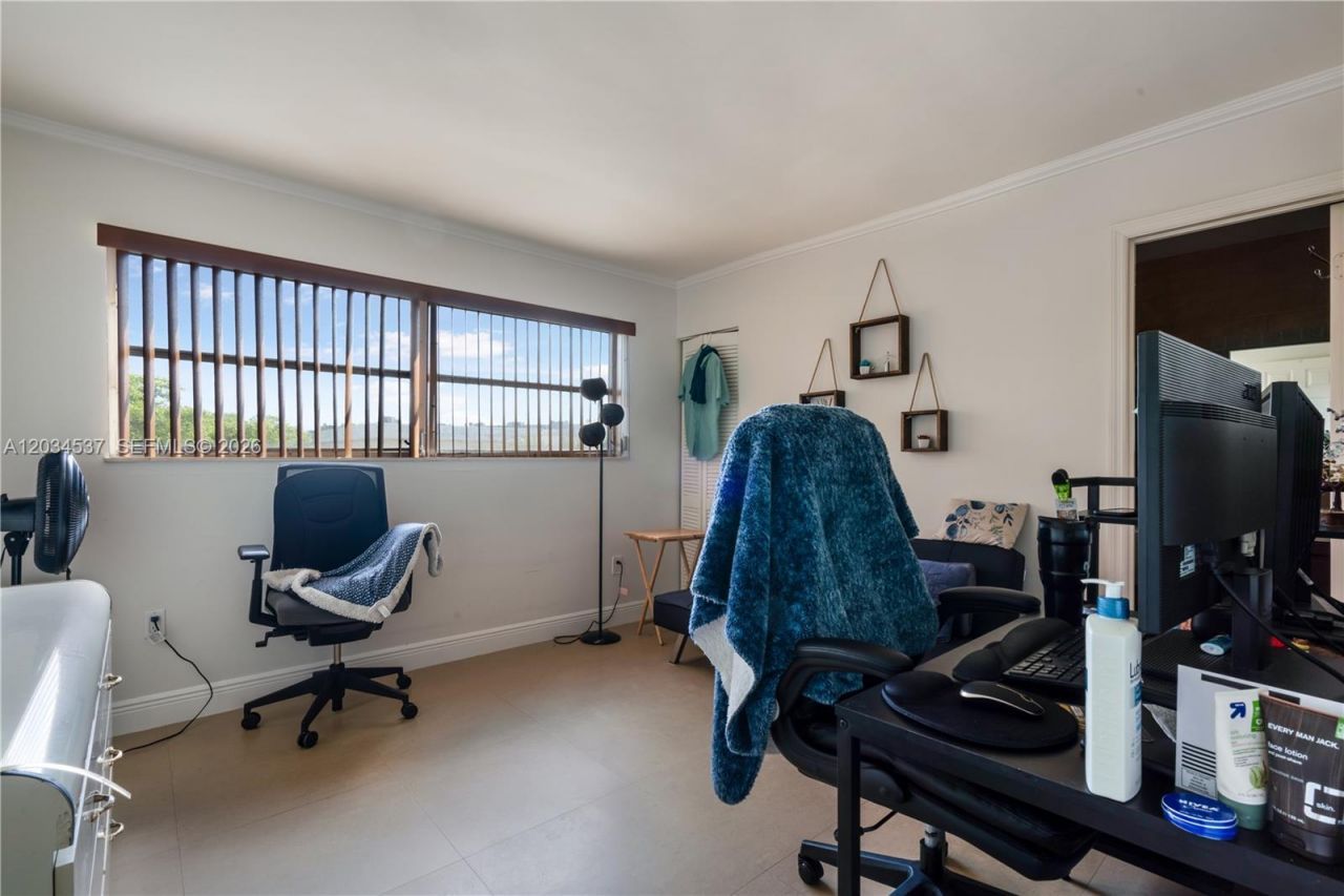 9371 Fontainebleau Blvd, Unit I204, Miami, FL 33172 Photo