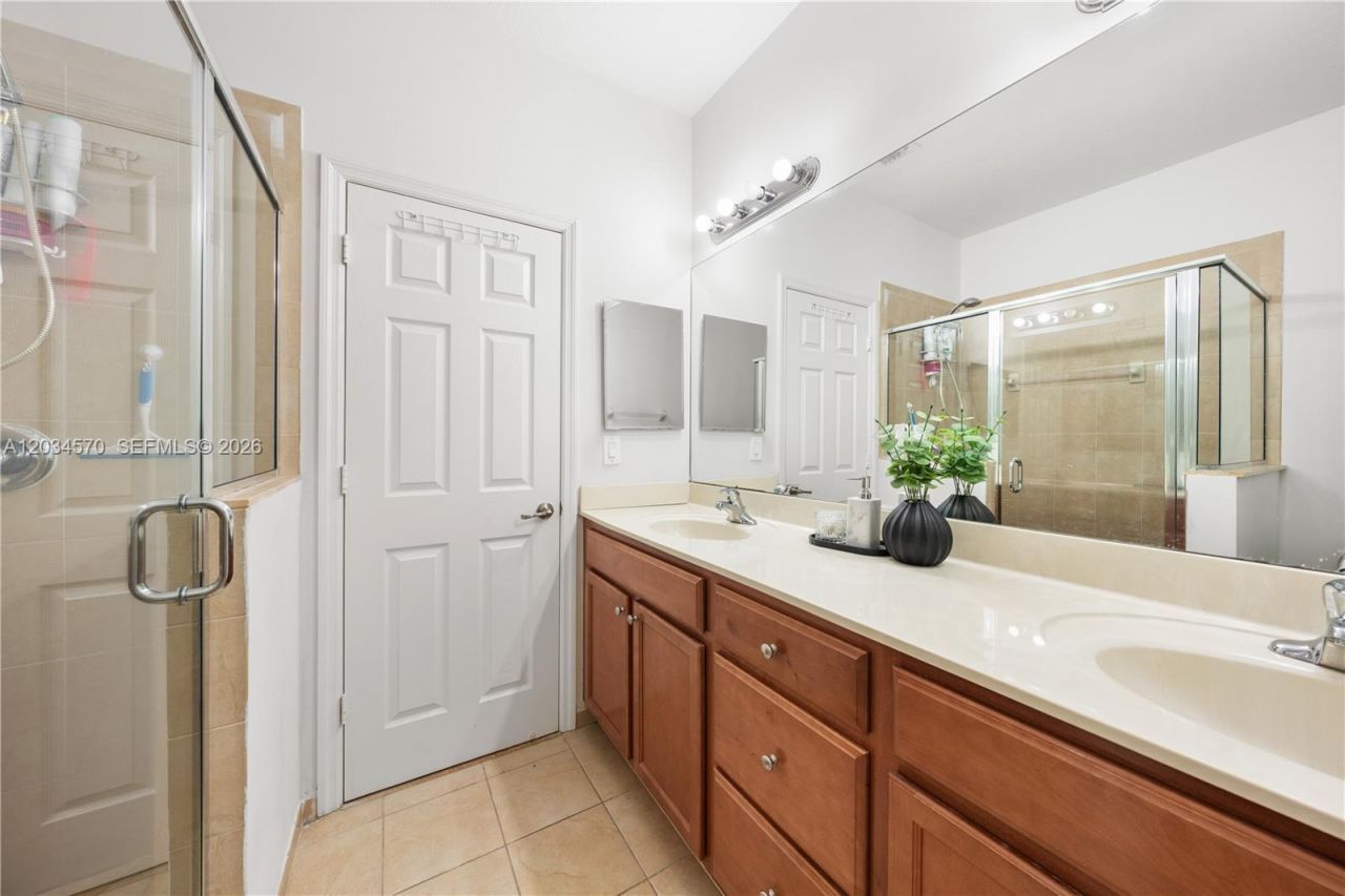 16958 SW 92nd St , Unit 16958, Miami, FL 33196 Photo