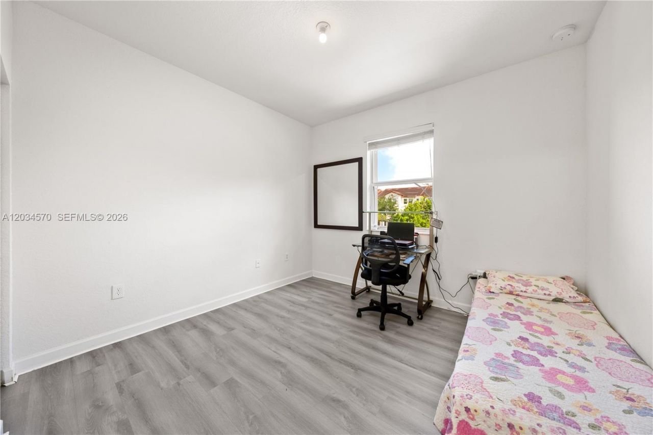 16958 SW 92nd St , Unit 16958, Miami, FL 33196 Photo