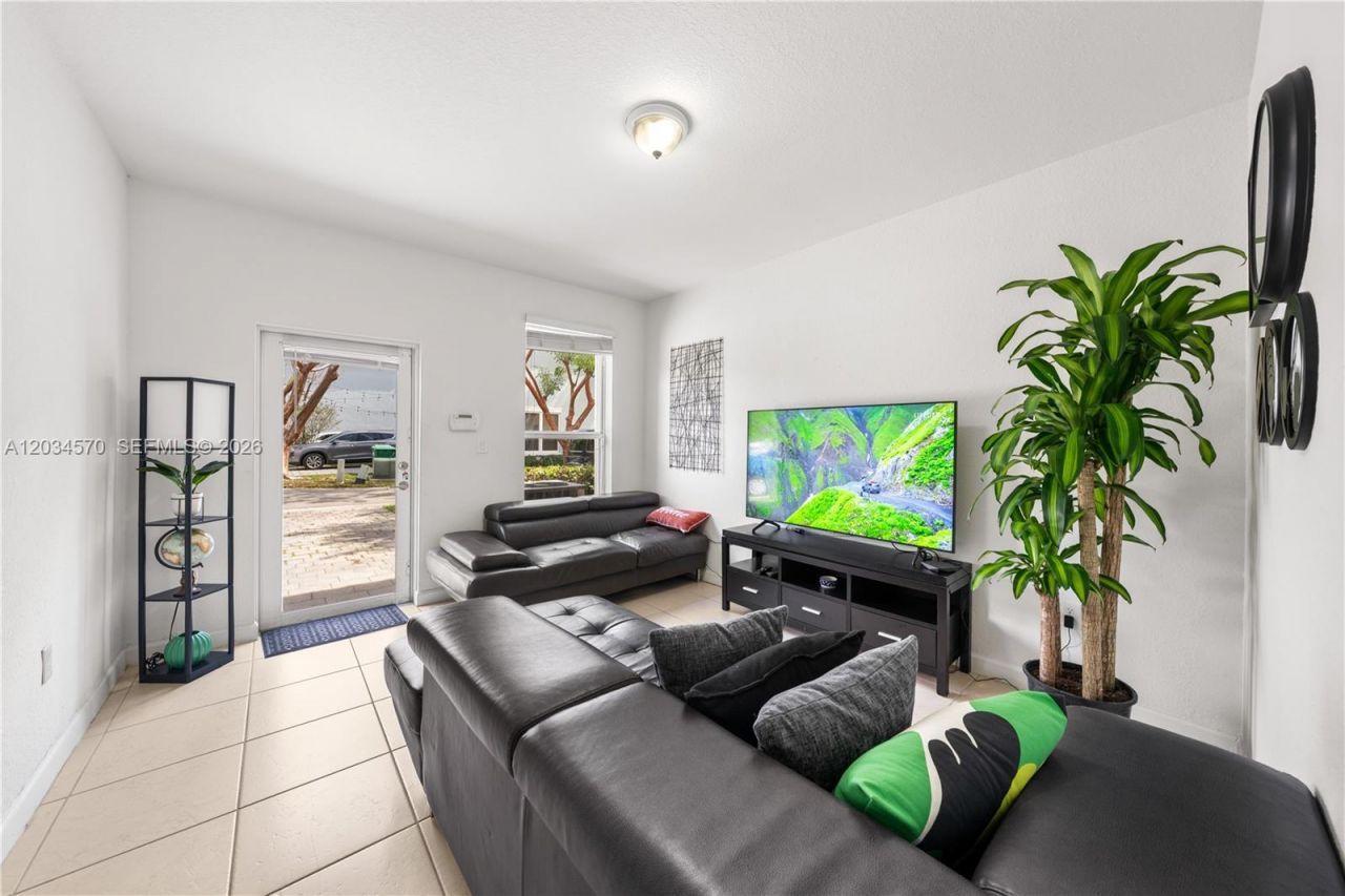 16958 SW 92nd St , Unit 16958, Miami, FL 33196 Photo