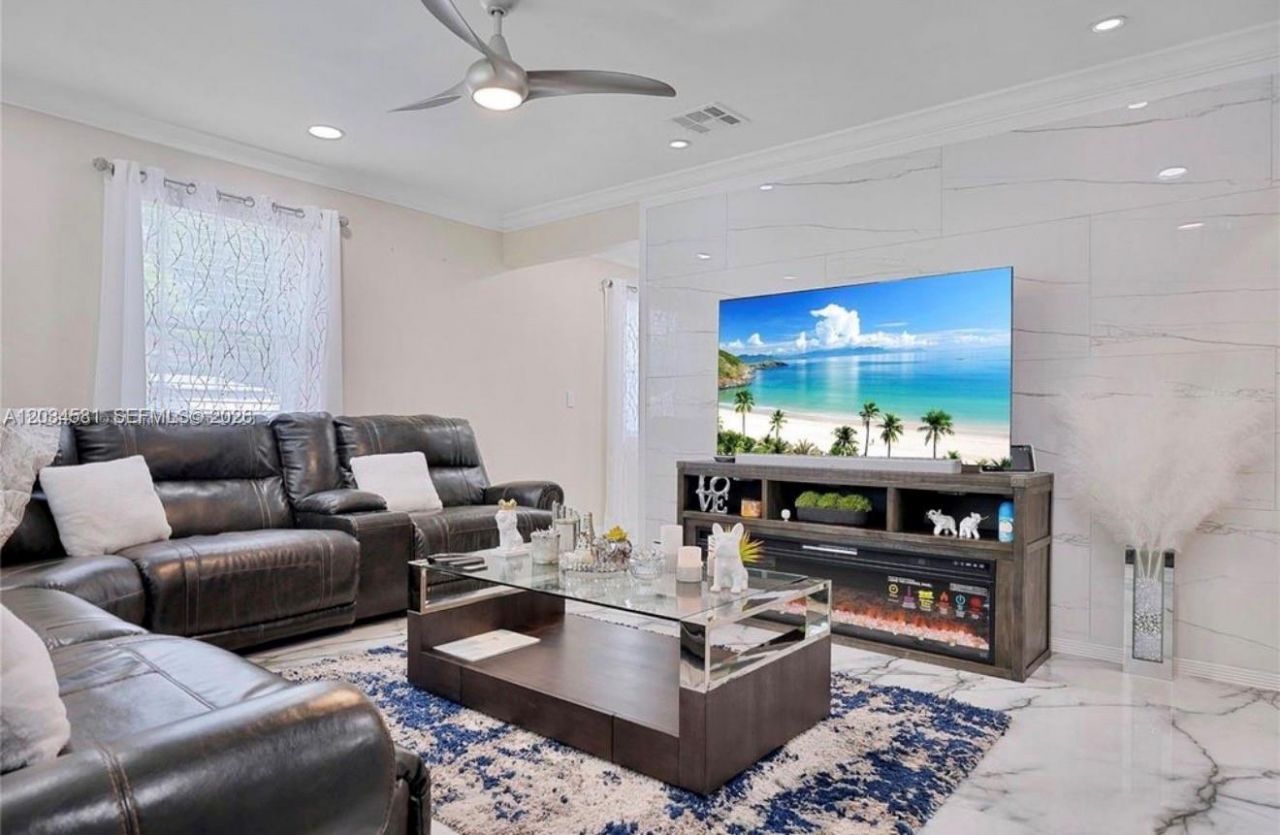 2735 Dewey St , Hollywood, FL 33020 Photo