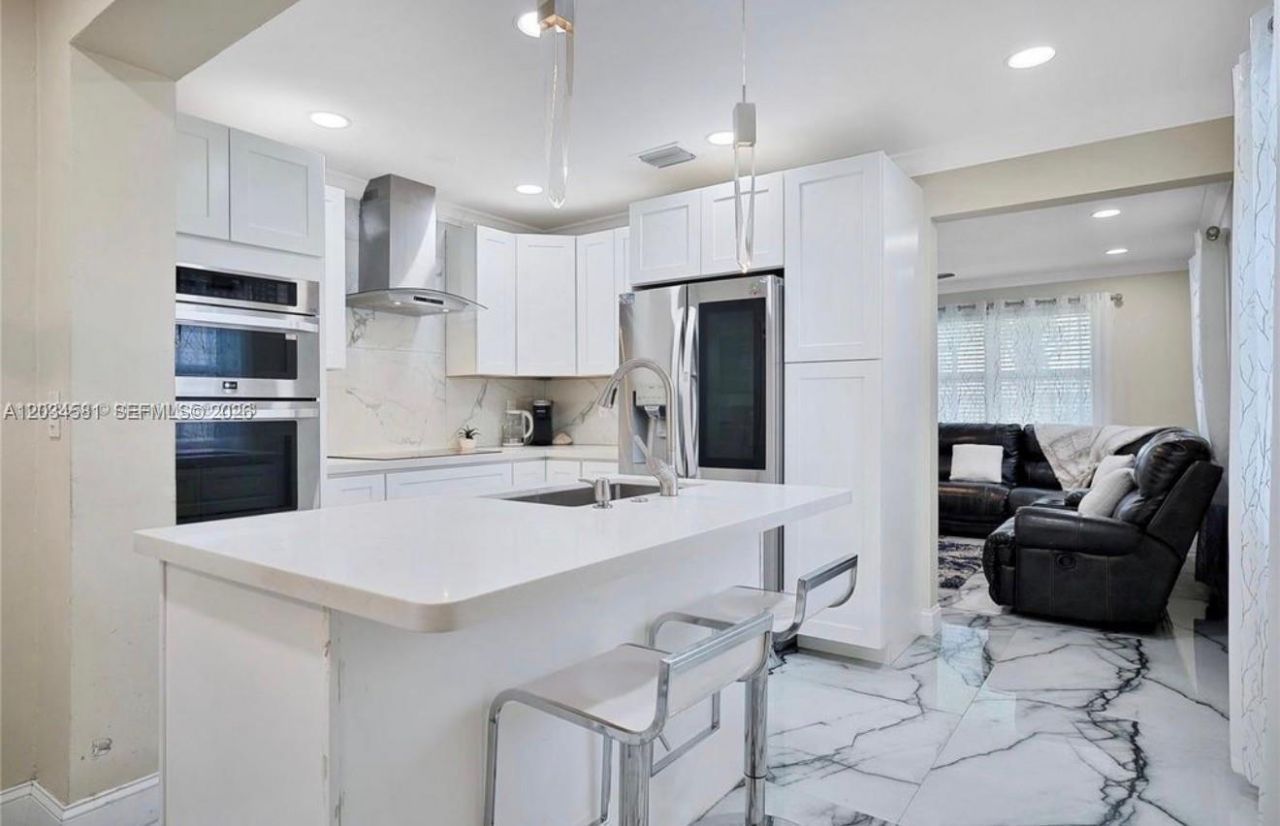 2735 Dewey St , Hollywood, FL 33020 Photo
