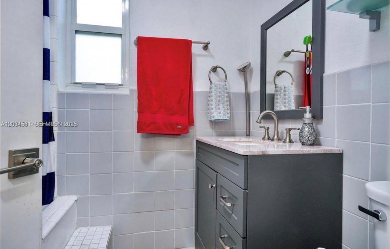 2735 Dewey St , Hollywood, FL 33020 Photo