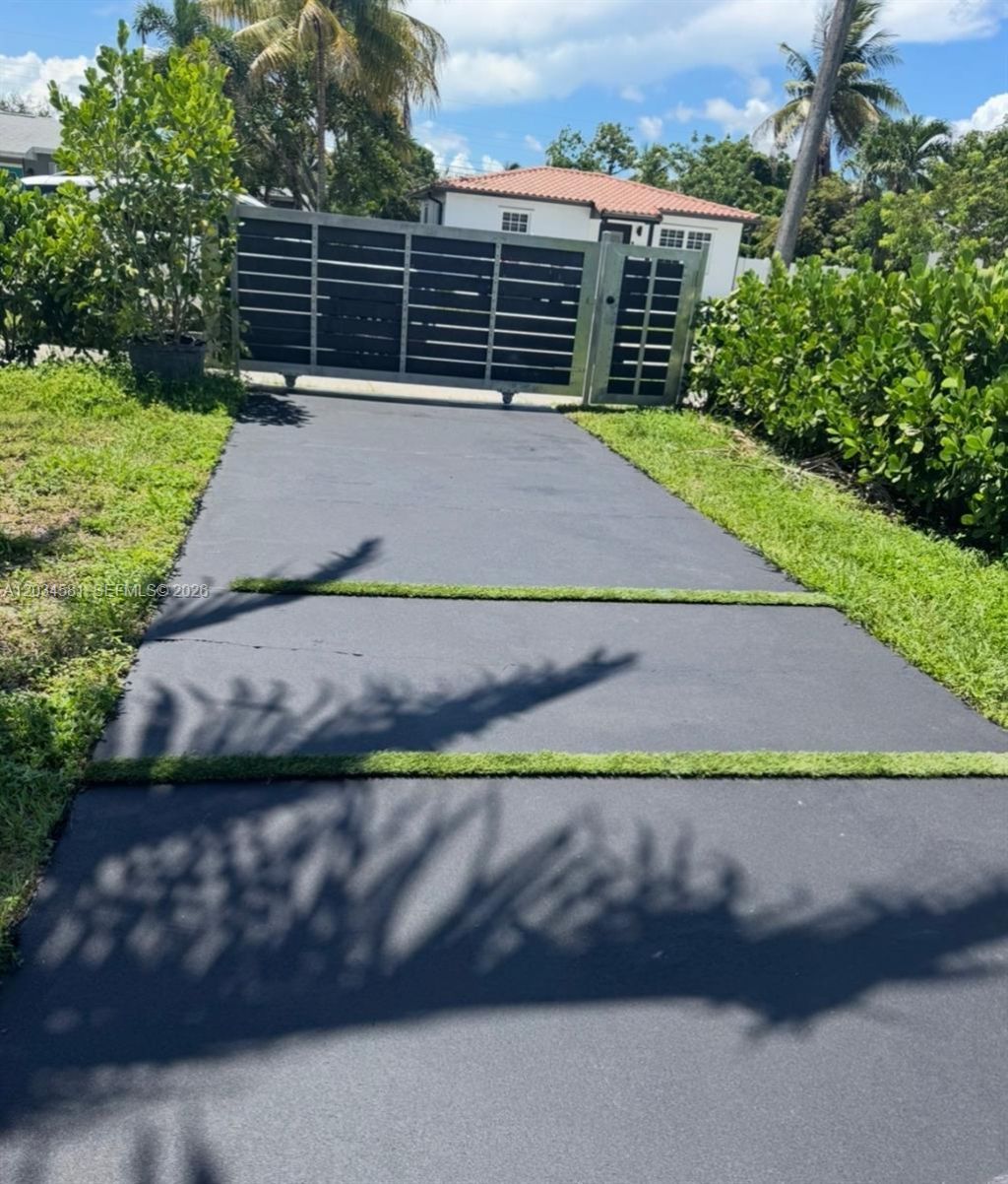 2735 Dewey St , Hollywood, FL 33020 Photo
