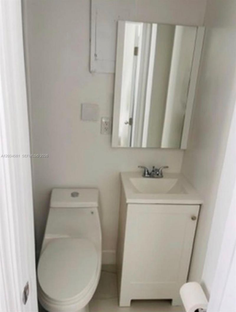 2735 Dewey St , Hollywood, FL 33020 Photo