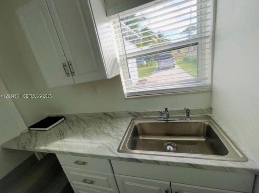 2735 Dewey St , Hollywood, FL 33020 Photo