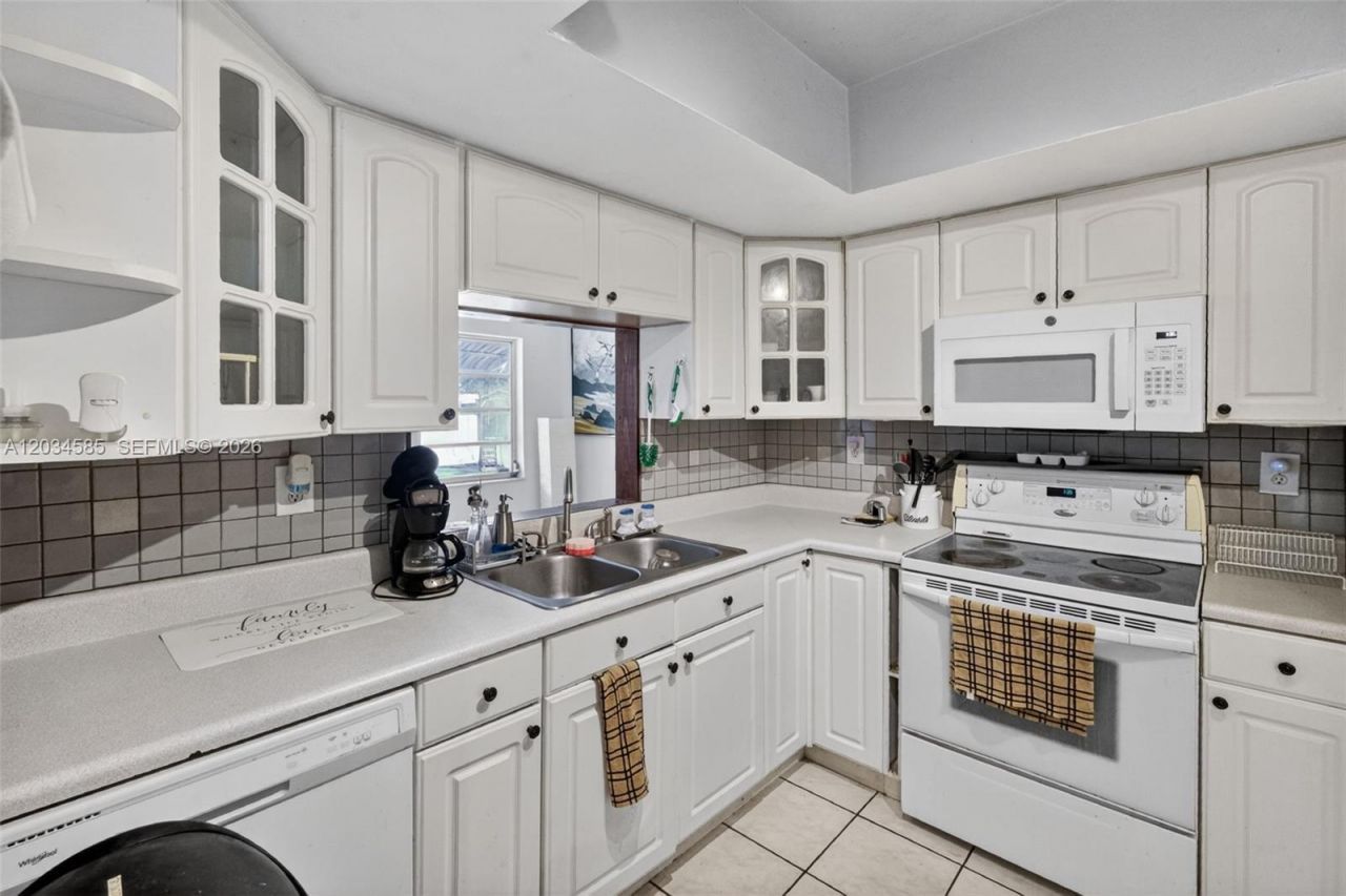 1901 N 56th Ave, Hollywood, FL 33021 Photo
