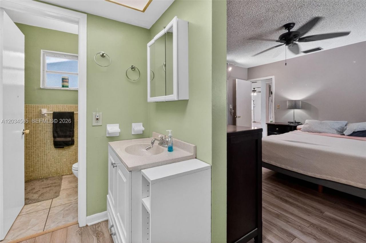 1901 N 56th Ave, Hollywood, FL 33021 Photo