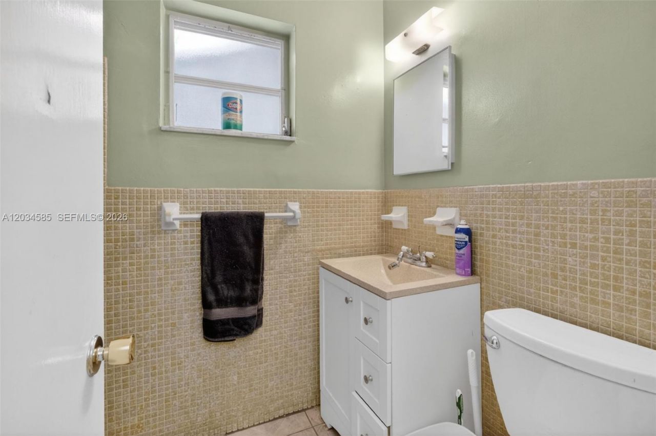 1901 N 56th Ave, Hollywood, FL 33021 Photo