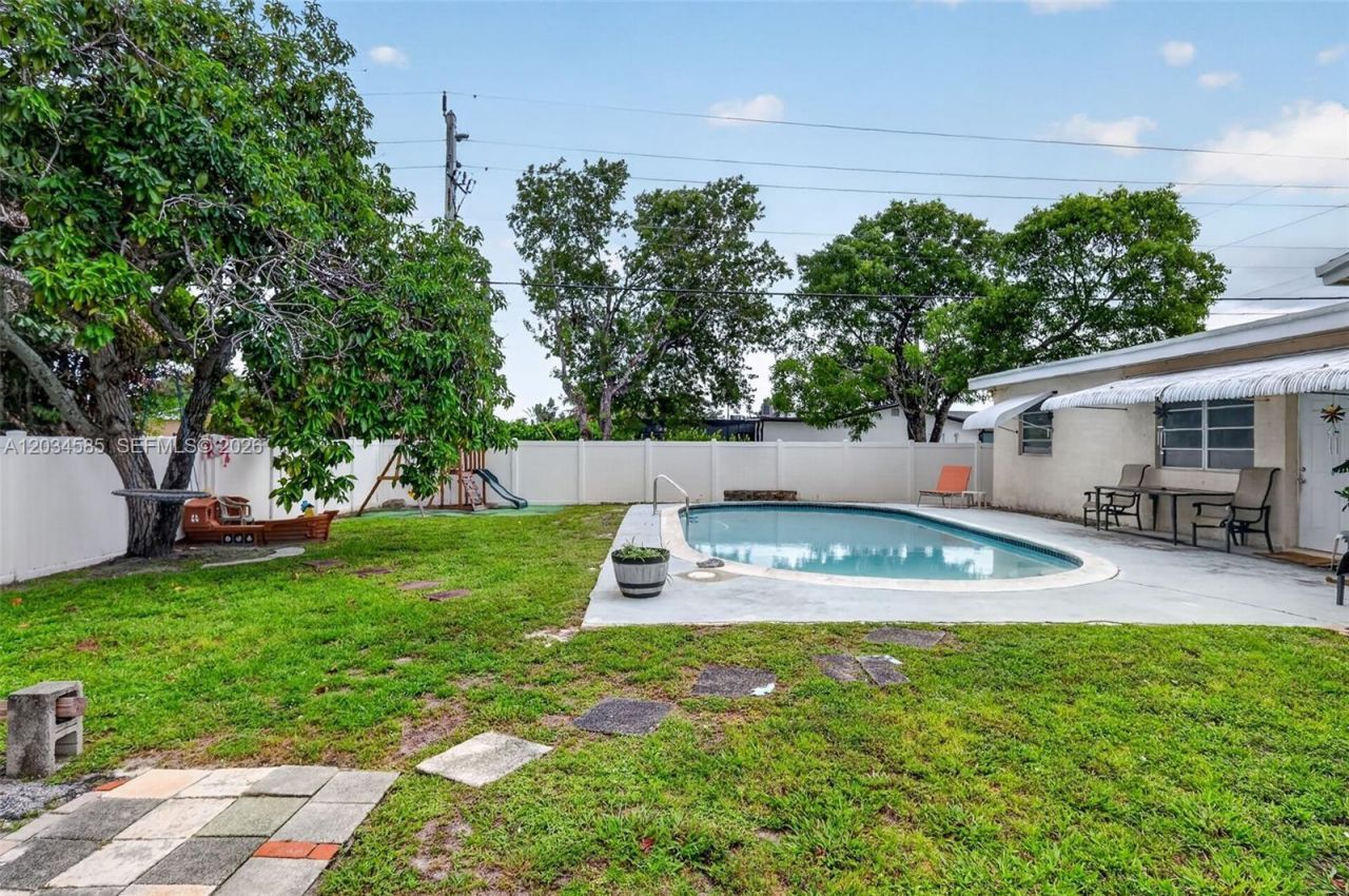 1901 N 56th Ave, Hollywood, FL 33021 Photo