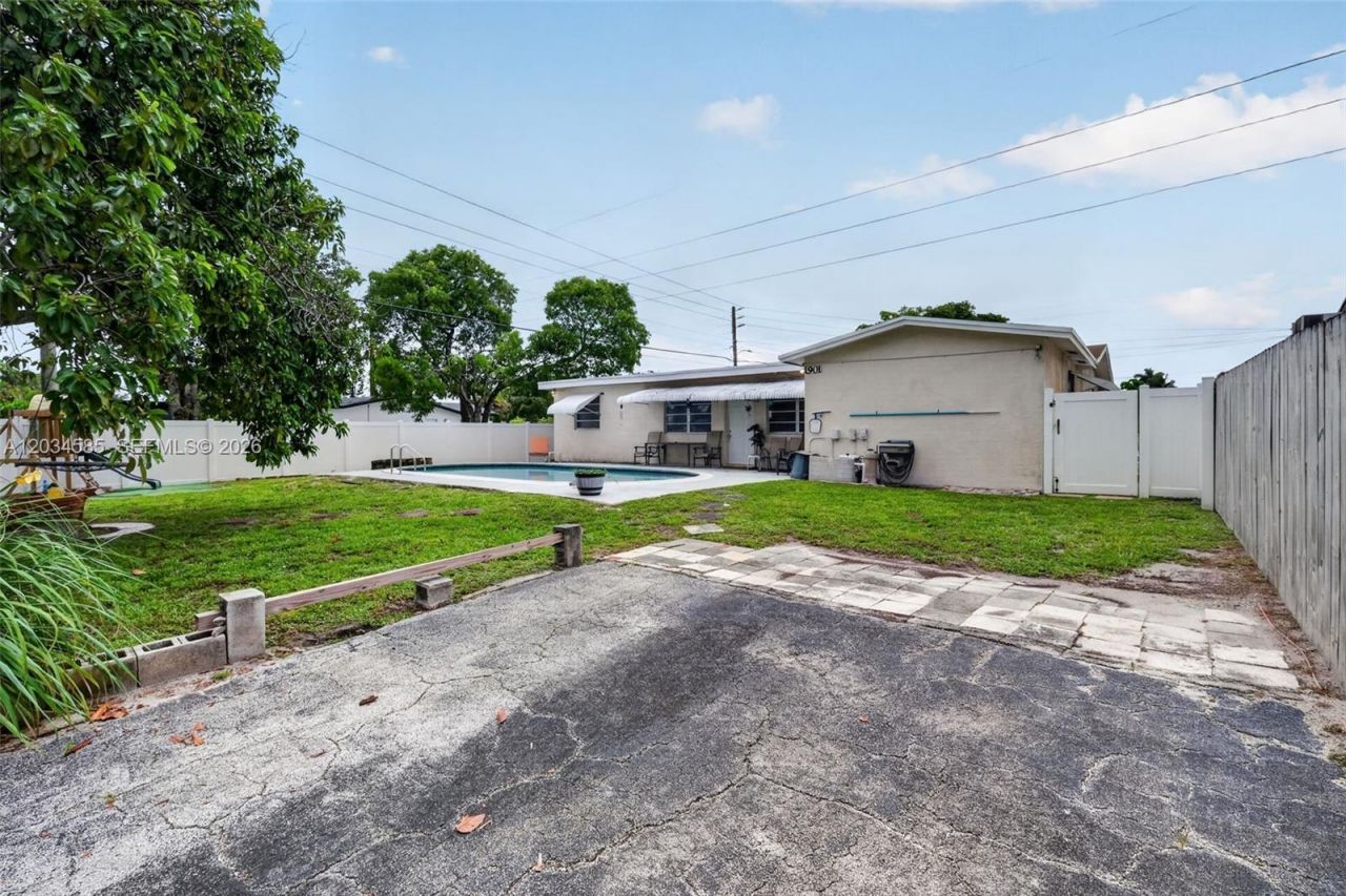 1901 N 56th Ave, Hollywood, FL 33021 Photo
