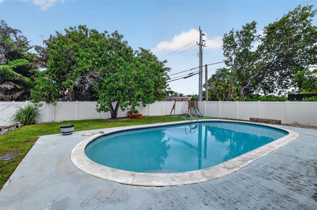 1901 N 56th Ave, Hollywood, FL 33021 Photo