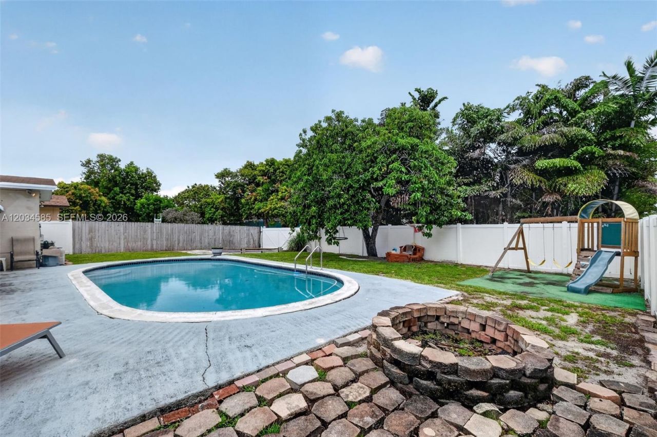 1901 N 56th Ave, Hollywood, FL 33021 Photo