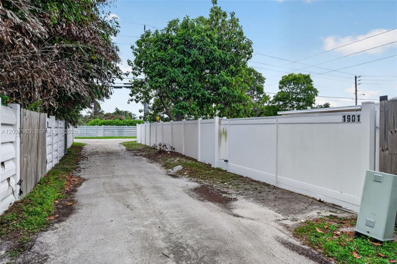 1901 N 56th Ave, Hollywood, FL 33021 Photo