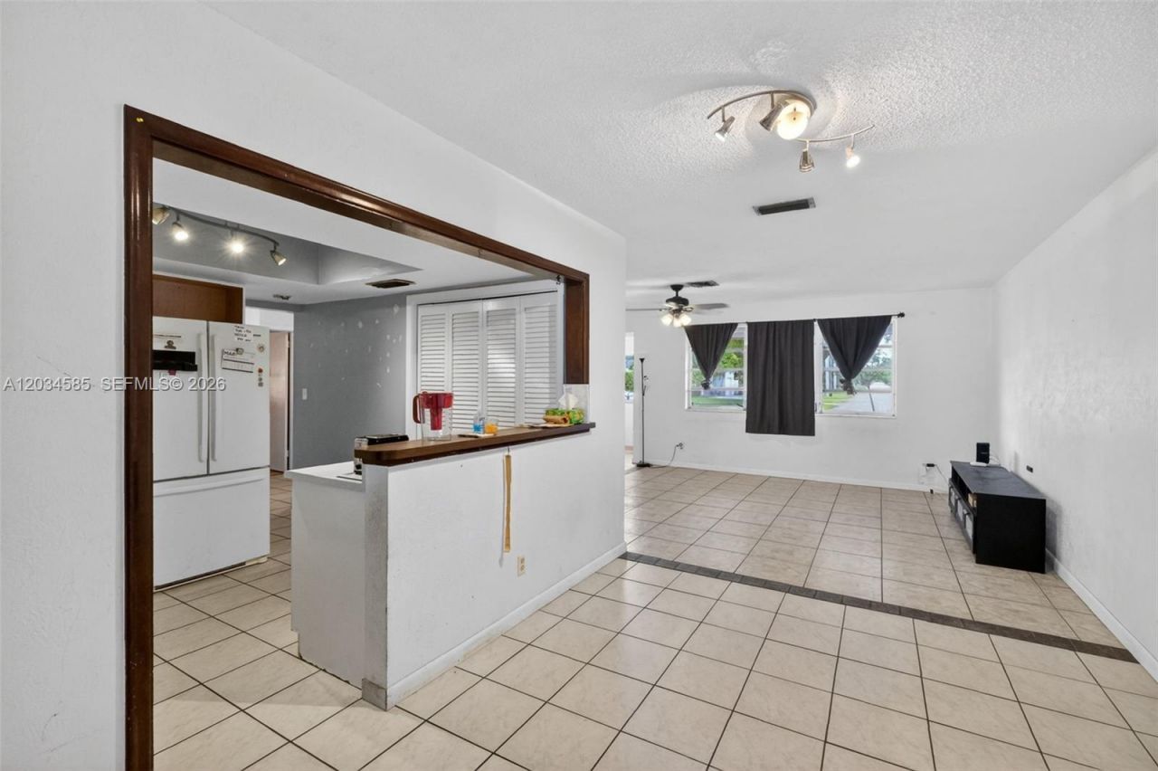 1901 N 56th Ave, Hollywood, FL 33021 Photo
