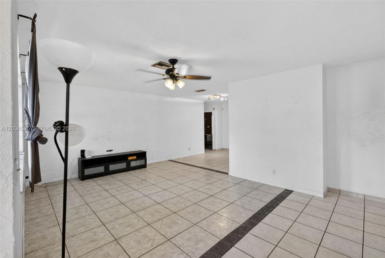 1901 N 56th Ave, Hollywood, FL 33021 Photo