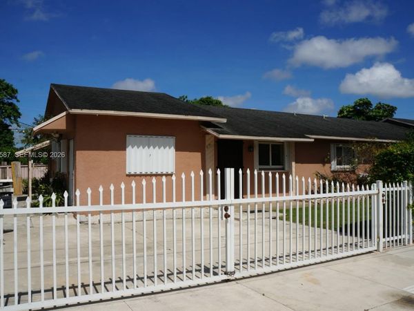 67 NE 13th St , Homestead, FL 33030