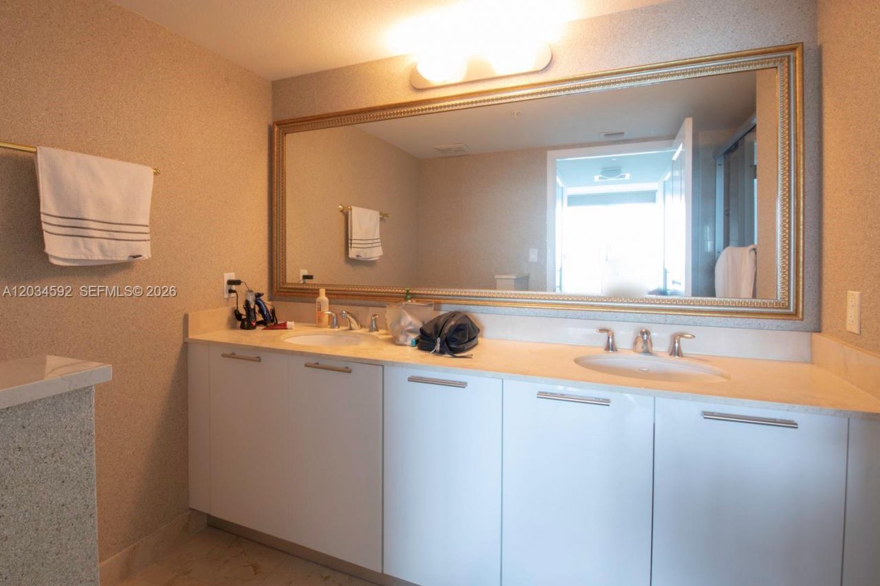 1800 N Bayshore Dr , Unit 2209, Miami, FL 33132 Photo