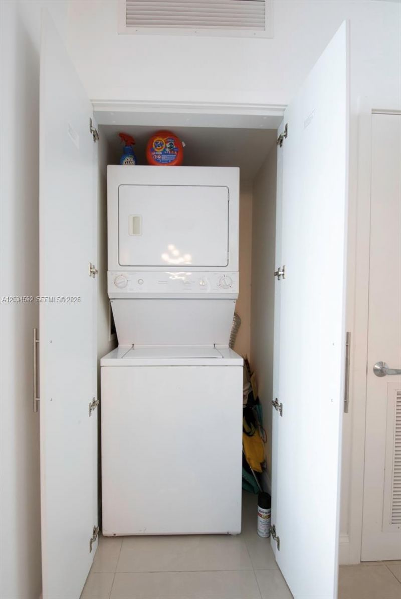 1800 N Bayshore Dr , Unit 2209, Miami, FL 33132 Photo