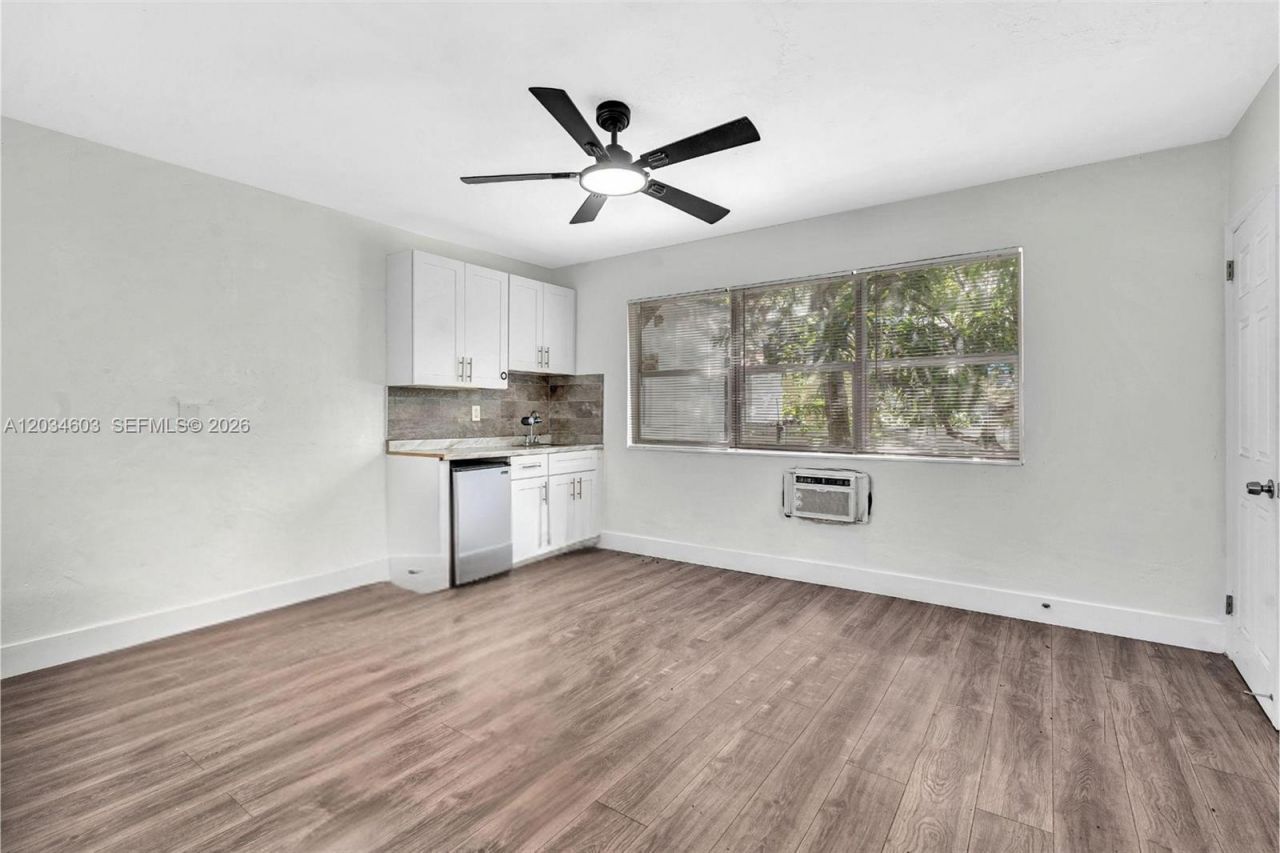 327 NE 55th St , Unit STUDIO, Miami, FL 33137 Photo