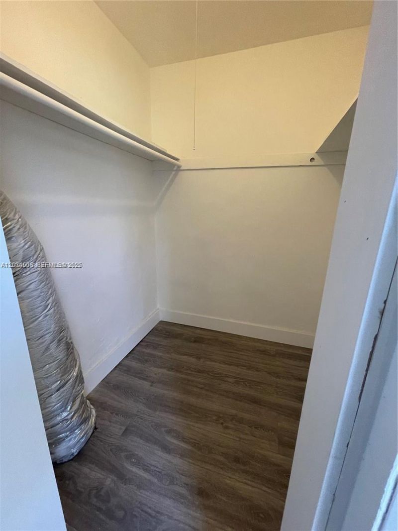 327 NE 55th St , Unit STUDIO, Miami, FL 33137 Photo