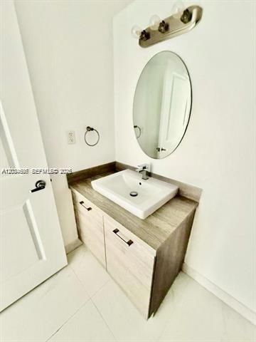 400 Sunny Isles Blvd , Unit 817, Sunny Isles Beach, FL 33160 Photo