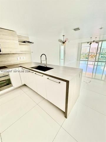 400 Sunny Isles Blvd , Unit 817, Sunny Isles Beach, FL 33160 Photo