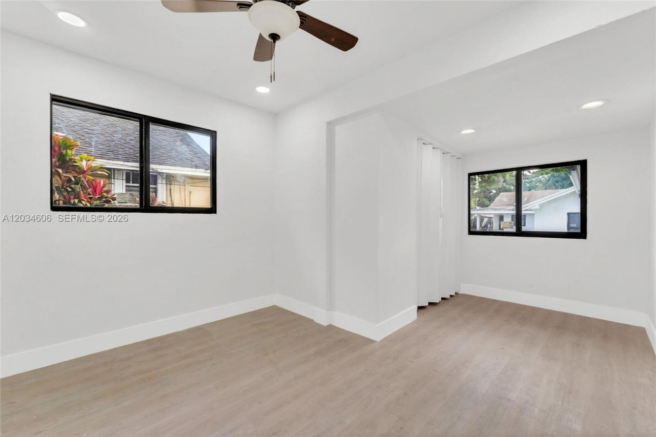 2428 NW 28th St, Miami, FL 33142 Photo
