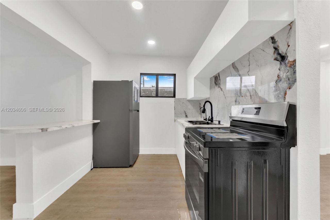 2428 NW 28th St, Miami, FL 33142 Photo