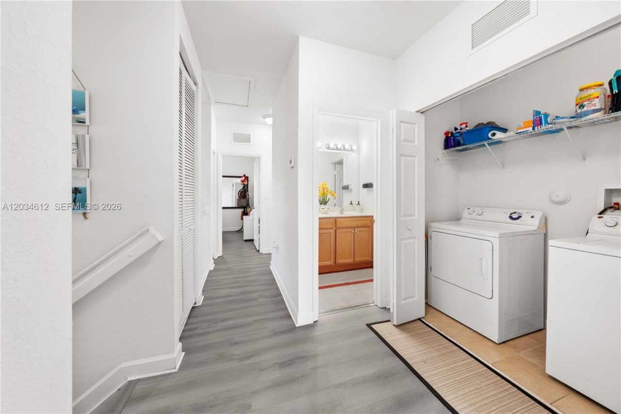 16958 SW 92nd St , Unit 16958, Miami, FL 33196 Photo