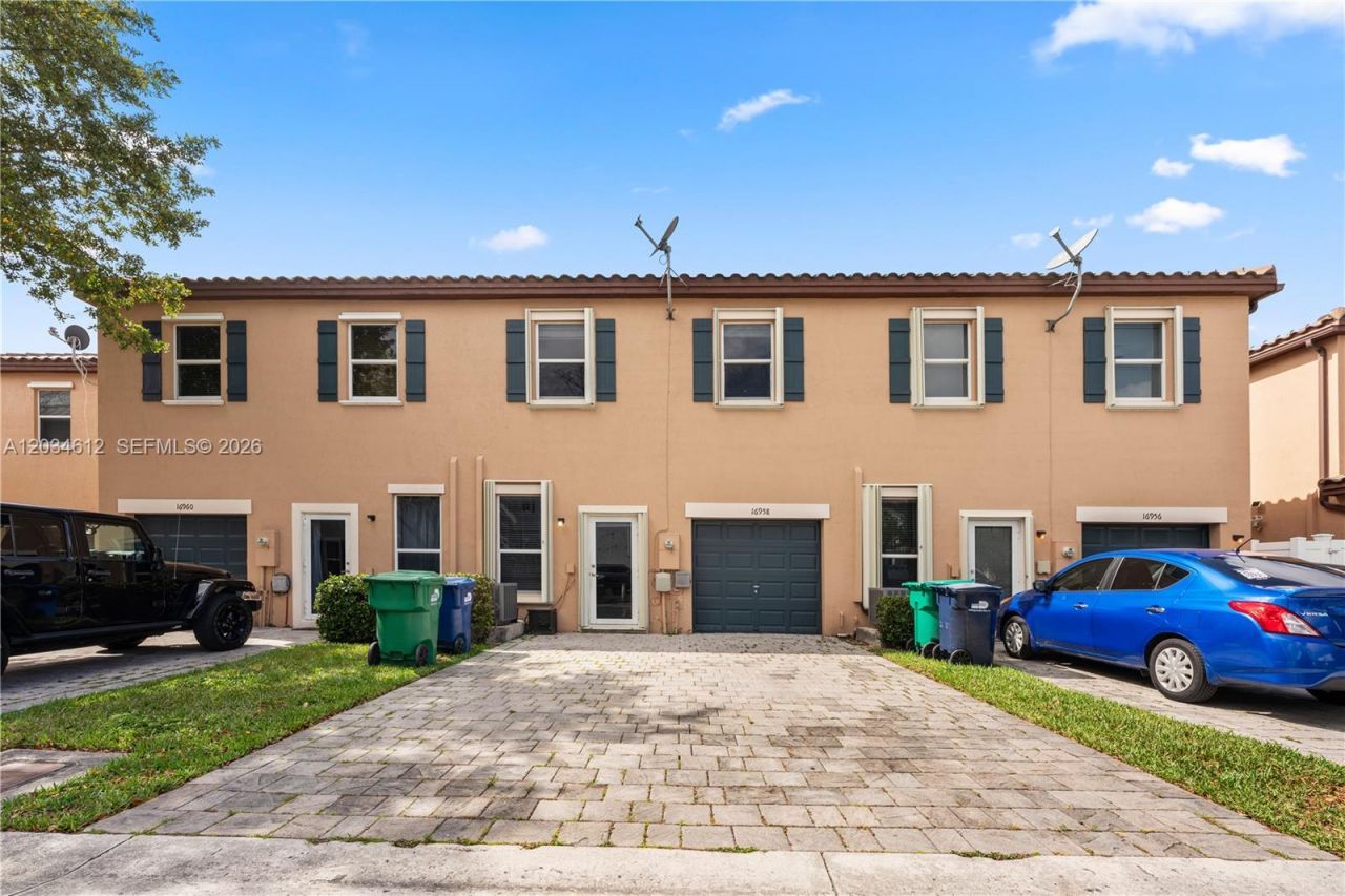 16958 SW 92nd St , Unit 16958, Miami, FL 33196 Photo