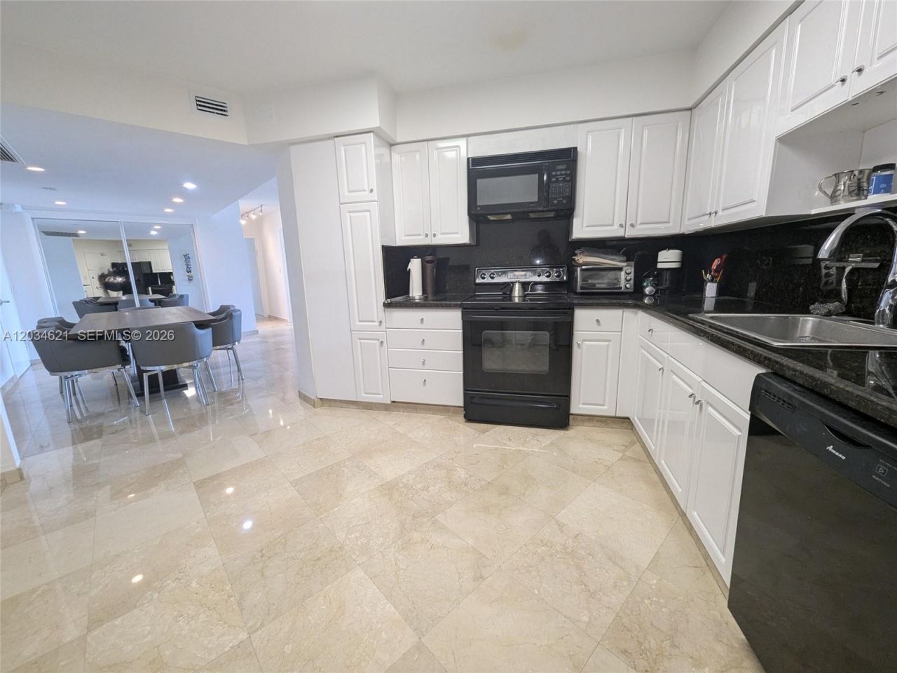 5161 Collins Ave , Unit 518, Miami Beach, FL 33140 Photo