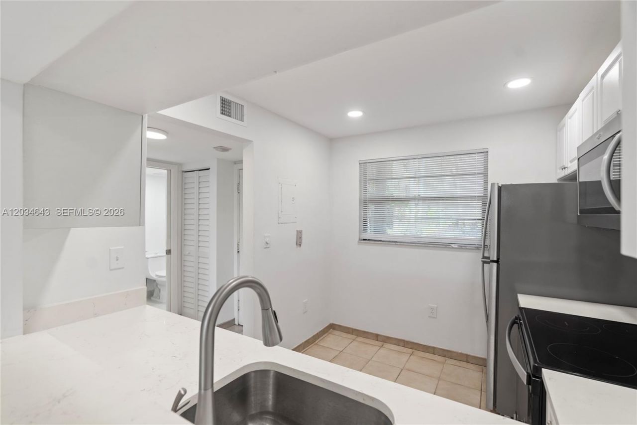 10875 SW 112th Ave , Unit 114, Miami, FL 33176 Photo