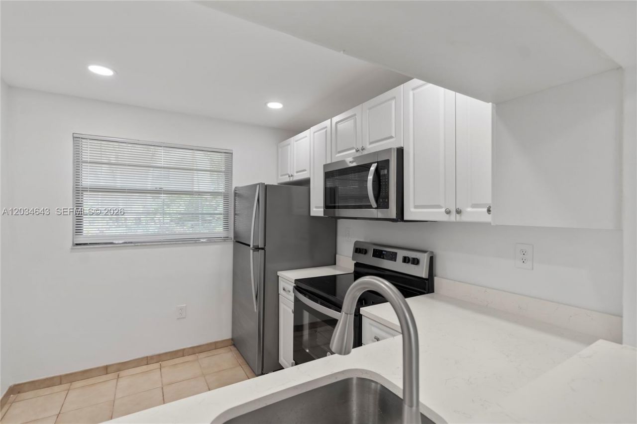 10875 SW 112th Ave , Unit 114, Miami, FL 33176 Photo