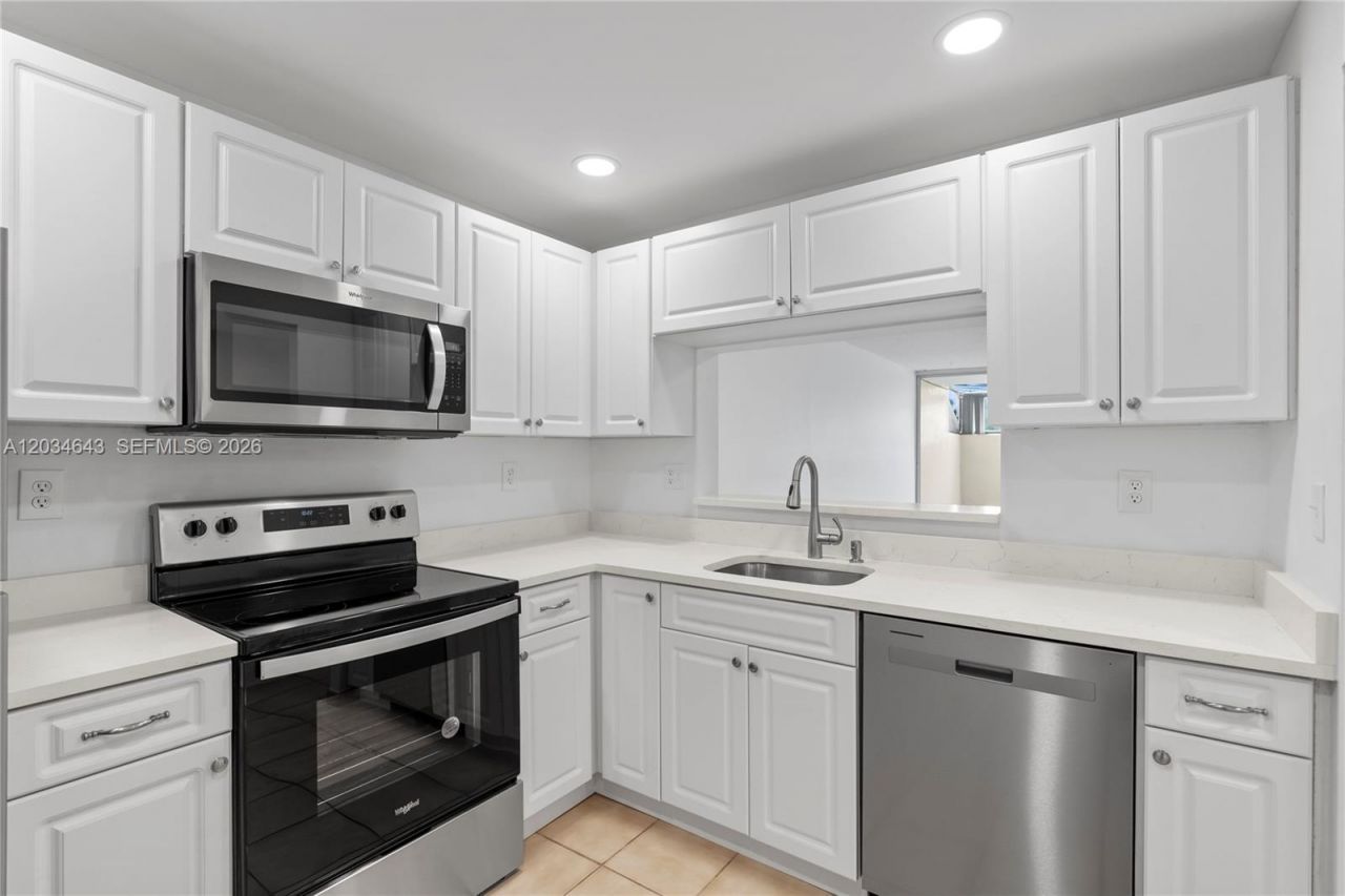 10875 SW 112th Ave , Unit 114, Miami, FL 33176 Photo