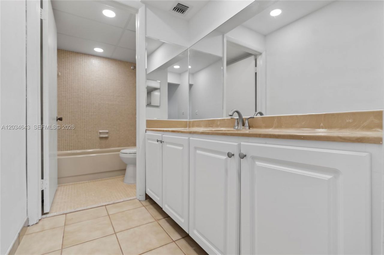 10875 SW 112th Ave , Unit 114, Miami, FL 33176 Photo