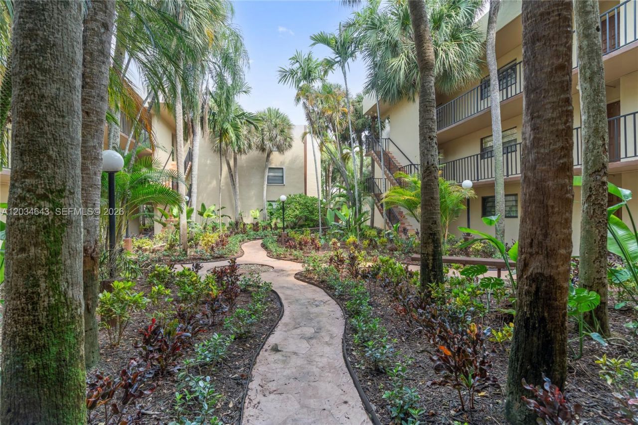10875 SW 112th Ave , Unit 114, Miami, FL 33176 Photo
