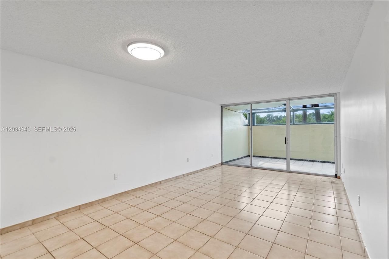 10875 SW 112th Ave , Unit 114, Miami, FL 33176 Photo