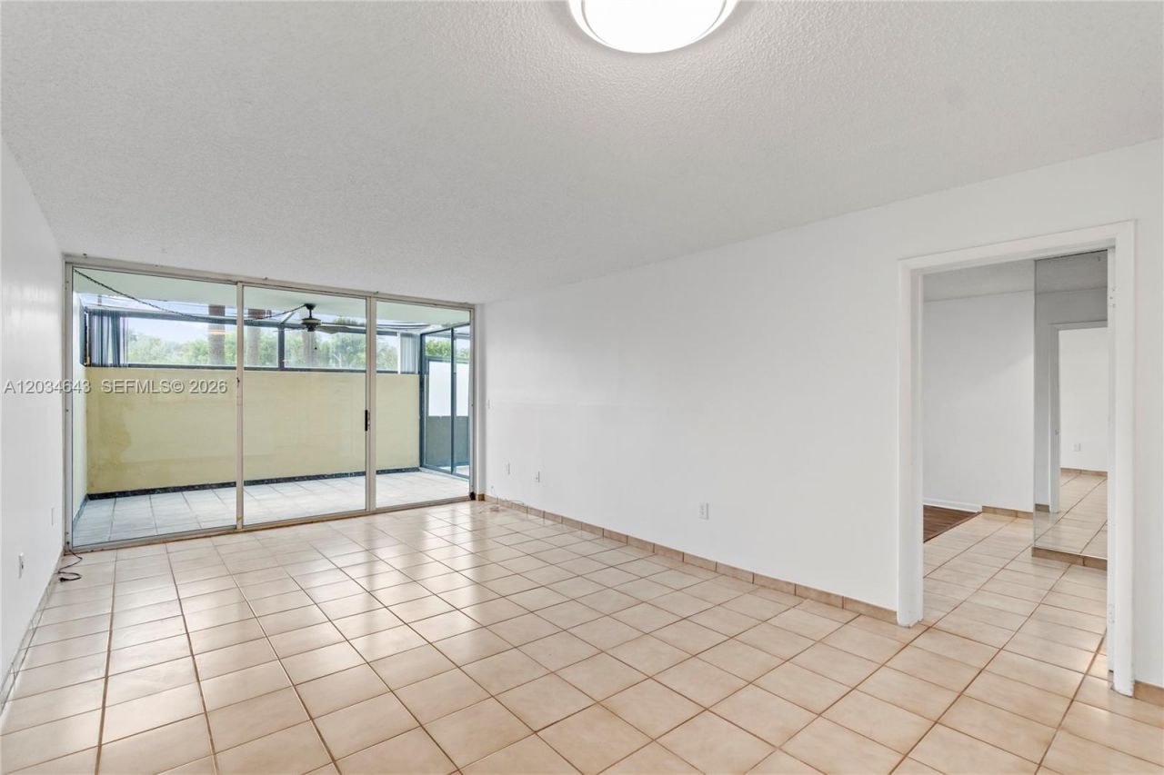 10875 SW 112th Ave , Unit 114, Miami, FL 33176 Photo
