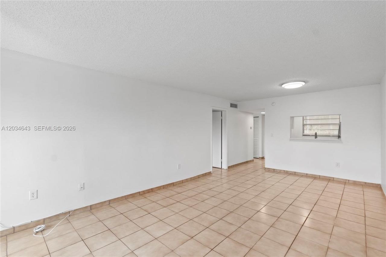 10875 SW 112th Ave , Unit 114, Miami, FL 33176 Photo