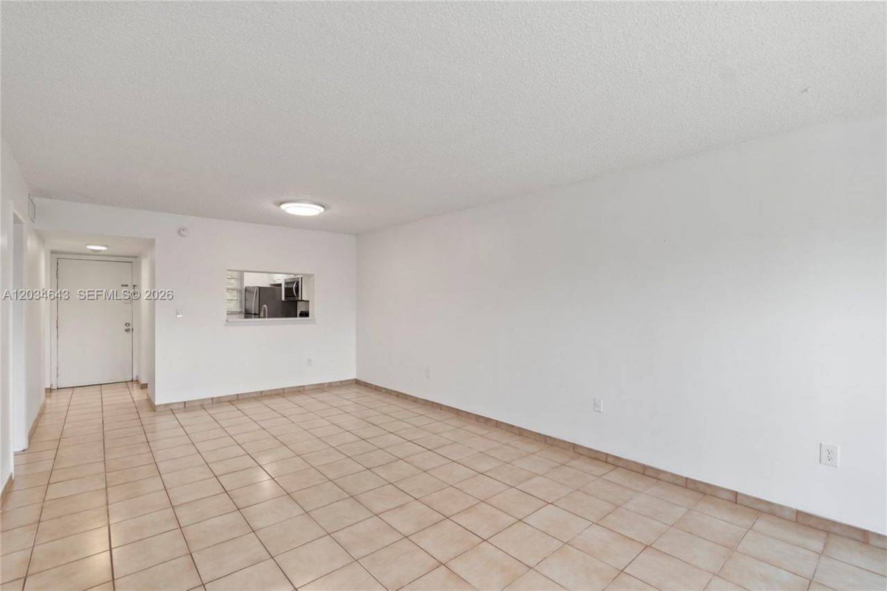 10875 SW 112th Ave , Unit 114, Miami, FL 33176 Photo