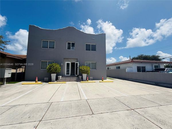 1684 SW 10th St , Miami, FL 33135