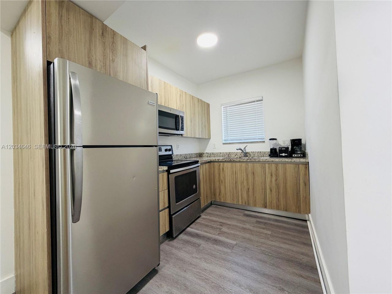 1684 SW 10th St , Miami, FL 33135 Photo