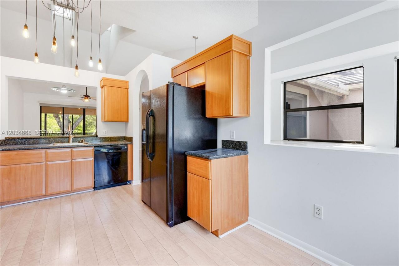 104 NW 98th Ter, Unit 104, Plantation, FL 33324 Photo